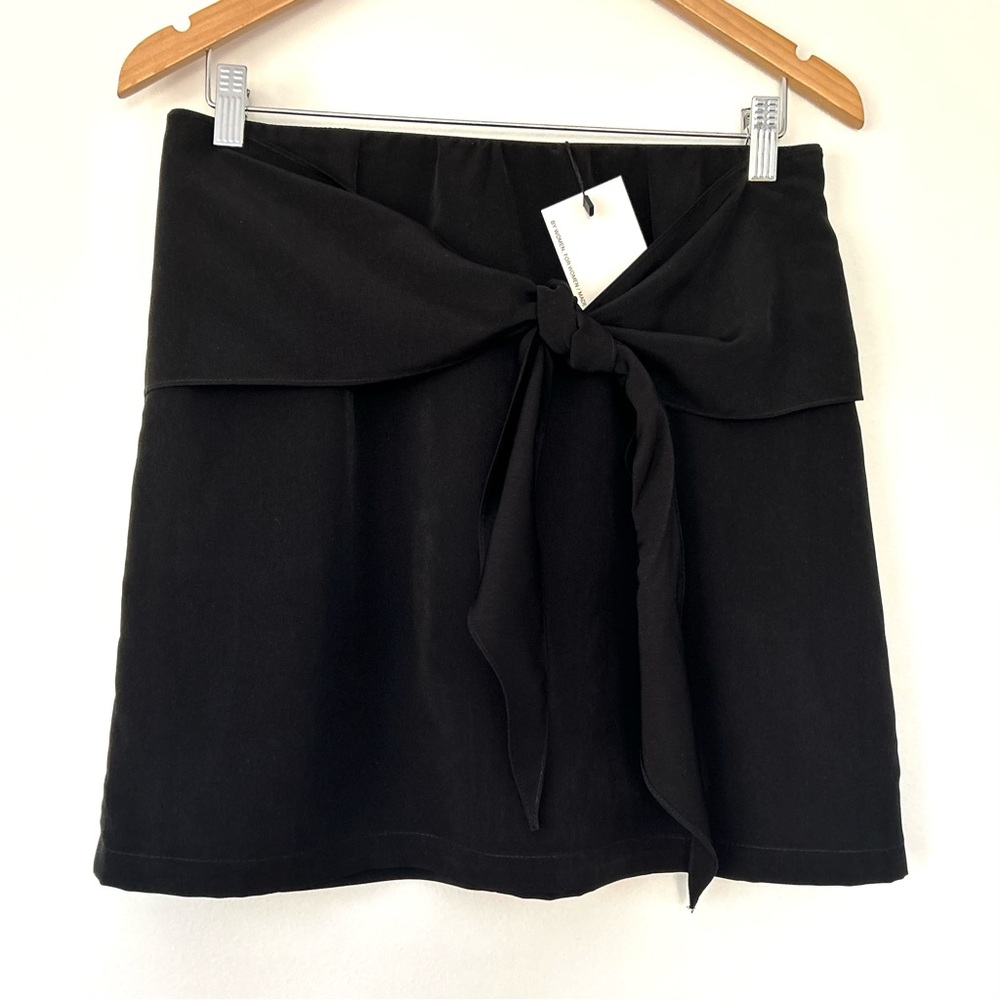 Black Tie Front Mini
